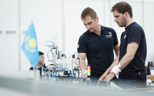 Bakonyi Dávid EuroSkills 2021 Mechatronika